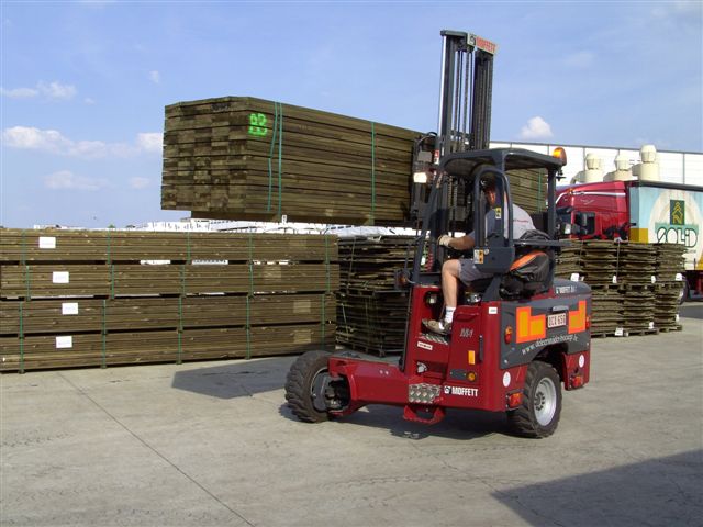 meeneemheftruck dwars rijden